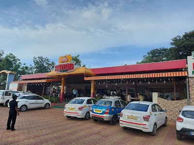 Midway Food Plaza