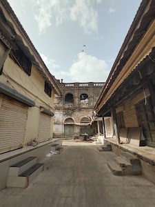 Para Bazar, Dela Vadi, Lohana Para