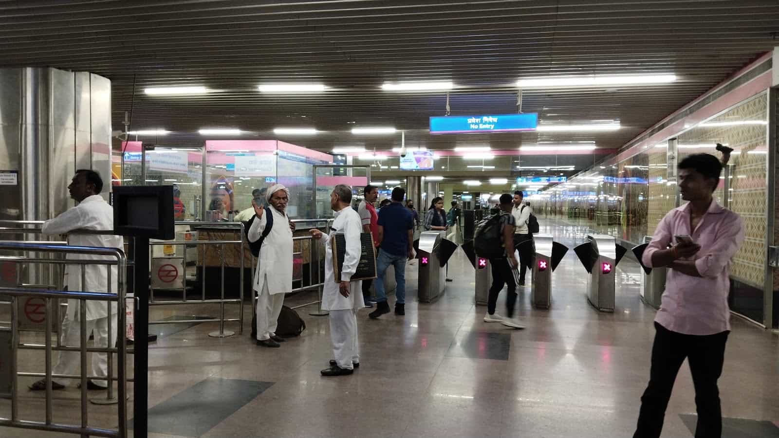 Sarai Kale Khan-Nizamuddin Metro Station Gate Number 2