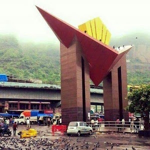 Mumbra Station Auto Stand