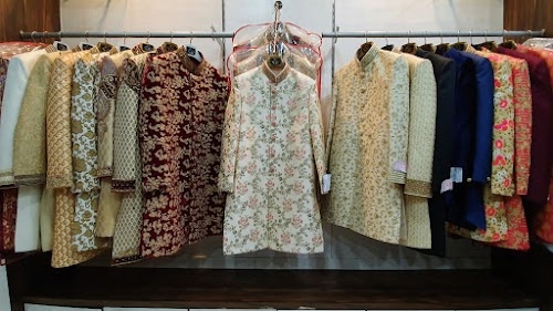 Vipul Tailors