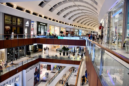 Dubai Mall Fashion Avenue