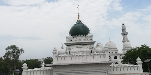 Purvi gate dargah