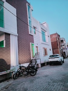 Gayatri Estate