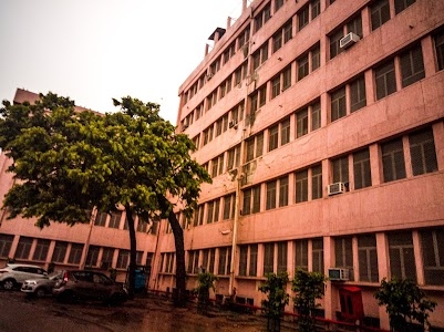 Sarojini Naidu Medical College