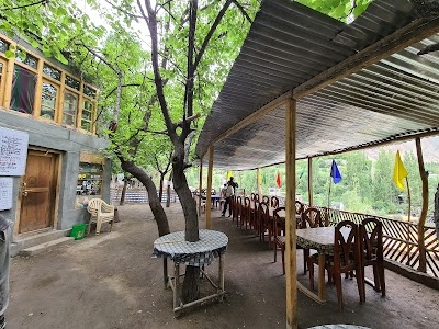 Friends Cafe and Restaurant