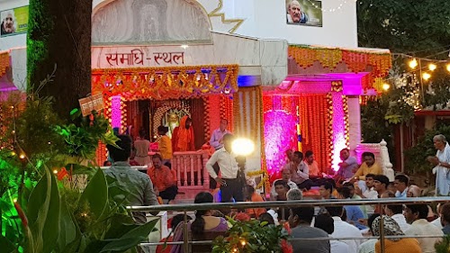 Neeb Karori Baba Ashram ( Samadhi Temple )