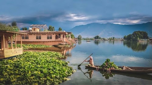 Houseboat Shagoo Palace