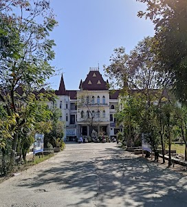 Noble International School
