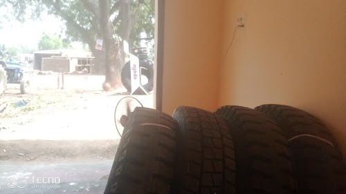 Tiwari Tyre Apollo Dealer