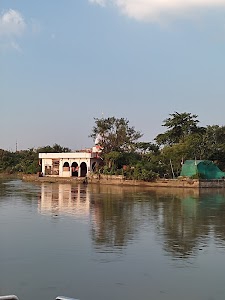 Shaheed Smarak Boat Stand