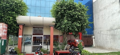Hotel Moti Mehal, Near Pilkhar