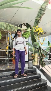 Shri Pandurang Hotel
