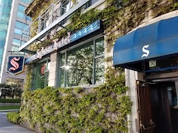 Sylvia Hotel, Sylvia’s Restaurant & Lounge