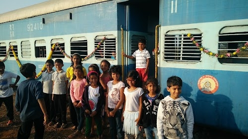 Yellow Train School - Grade Campus