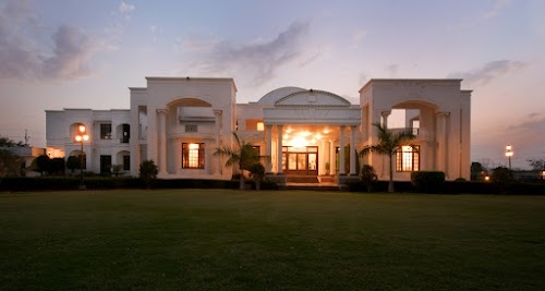 Bardiya Villa