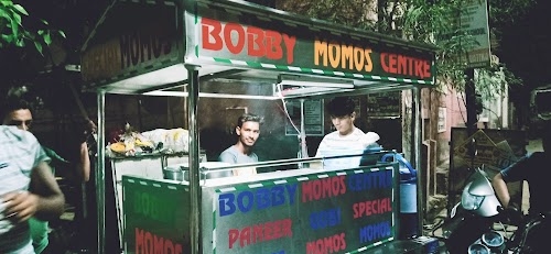 Bobby Momo Center