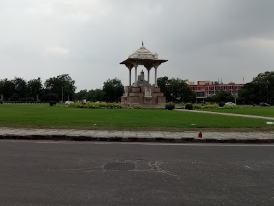 Statue Circle