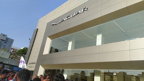 Jaguar Land Rover Showroom