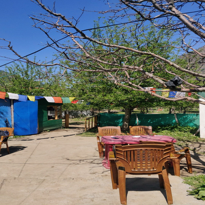 Shanti home stay and cafe