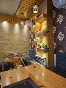 the second wife Restaurant