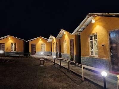 Monkey Mud Cafe & Camps