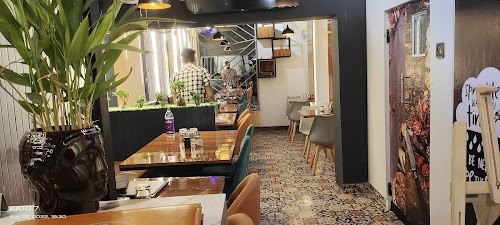 Paris cafe