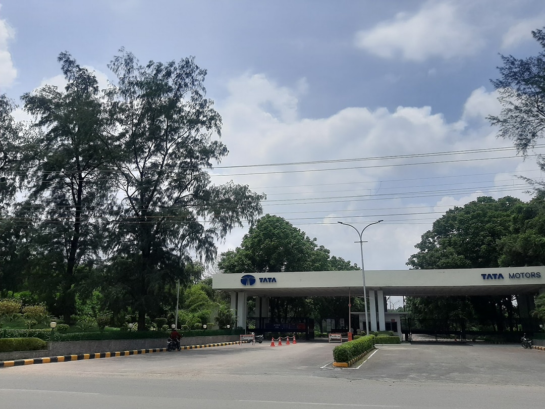 Tata motors, near dewa Road Dhawan Chinhat Lucknow