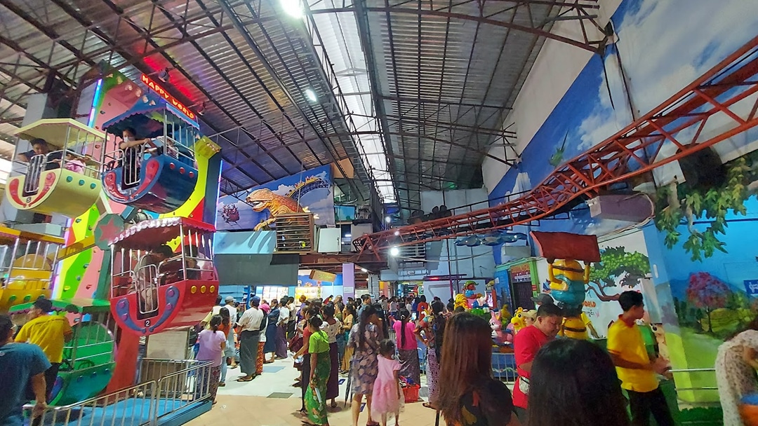 Happy World Amusement Park