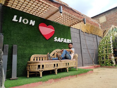 LION SAFARI
