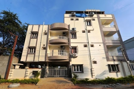 OYO 2483 Apartment Sunshine Castle Gachibowli