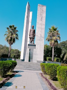 Lohia Chauraha (लोहिया पार्क चौराहा)