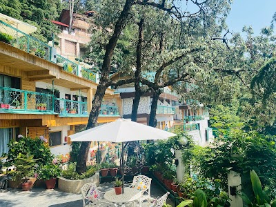 Mongas, Hotel & Resort