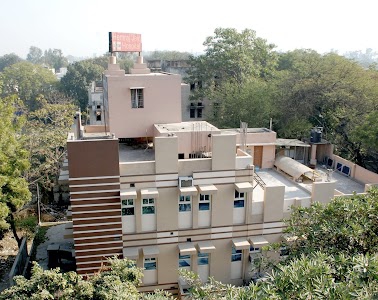 Hemraj Jain Hospital and Maternity Home: Laparoscopic gynecological surgery-Laparoscopy surgery-General surgery-Catract surgery-Delhi-110058