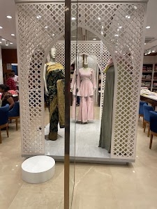 Best Saree Shop In Uttam Nagar - Nanda Cloth Emporium - Best Ladies Suits In Uttam Nagar