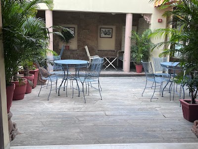 Ratnawali - A Vegatarain Heritage Hotel