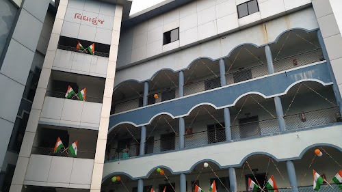 VIDHYAKUNJ SECONDARY HIGHER SECONDARY SCHOOL (GUJARATI MEDIUM)