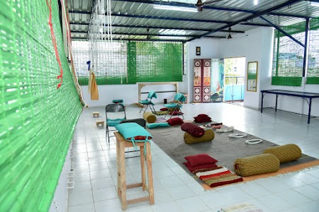 Adarsha Yoga Pratistana (R)