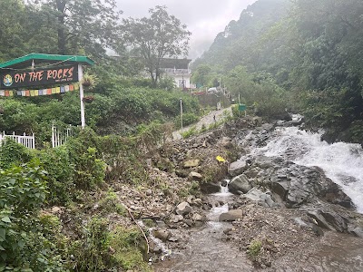 jangeshu waterfall