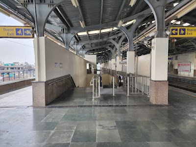 Sultan pur metro station