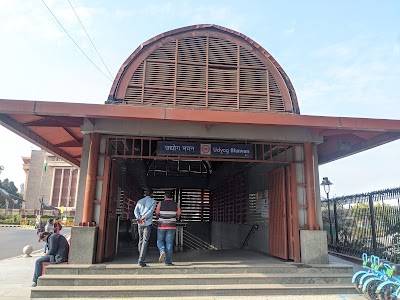 Metro station udyog bhavan