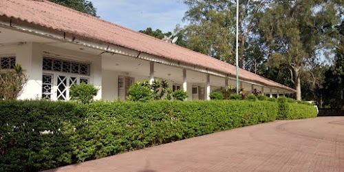 Dak Bungalow
