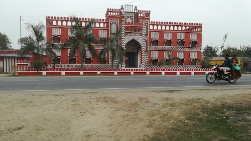 Azad Masjid And Madarsa