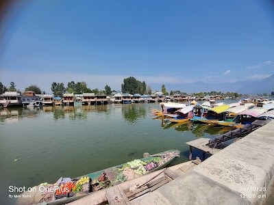 Srinagar dal gate