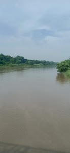 Bade Qabristan Athsaini