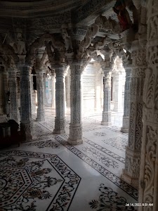 Jain Mandir Main Chohta
