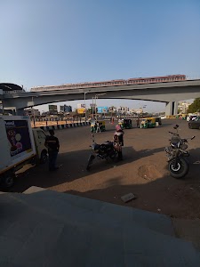Thaltej Cross Road