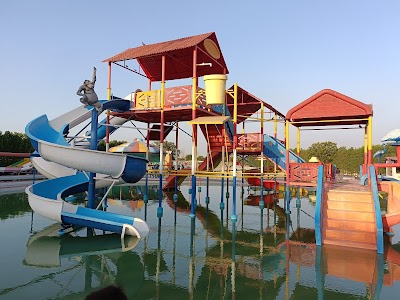 THE SUMMER WAVES WATER PARK