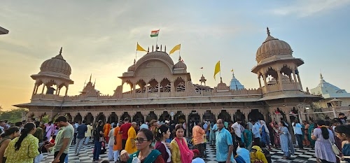Radharani main gate pili khothi