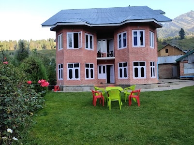 Kolahoi Heights Guest House